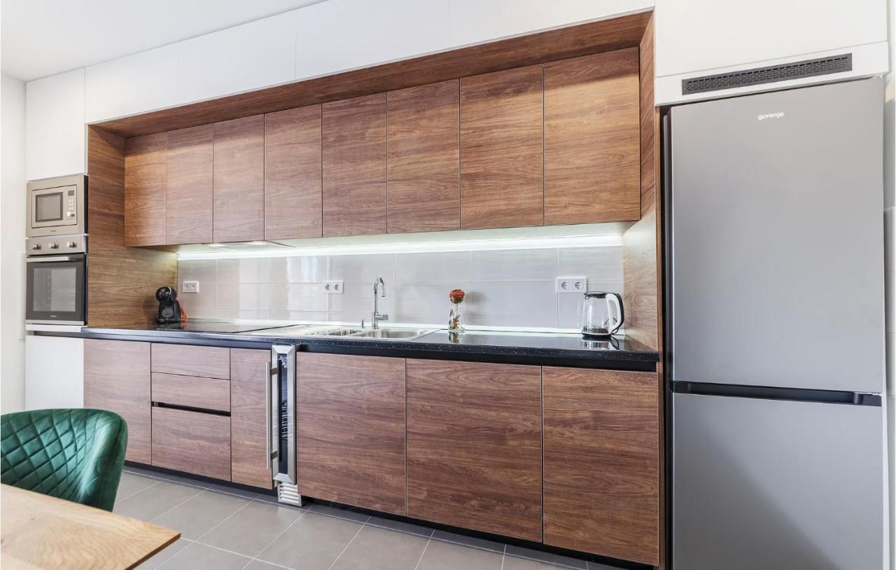 Amazing Apartment In Premantura With Kitchen Exterior foto